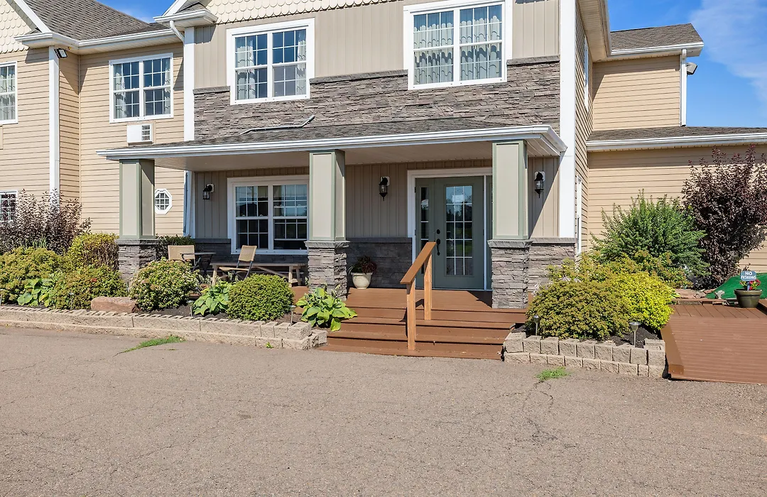 Inn At The Pier-1